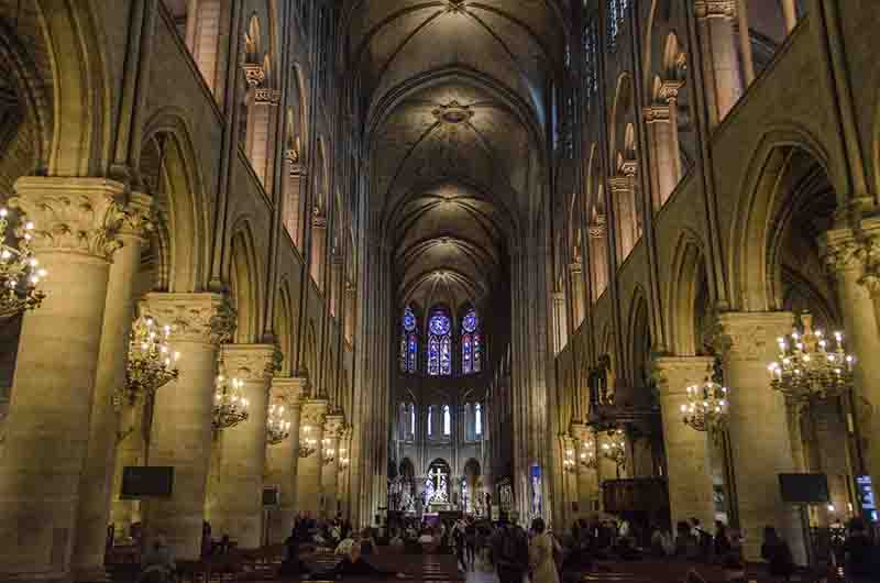 38 - Francia - Paris - catedral de Notre Dame - interior.jpg